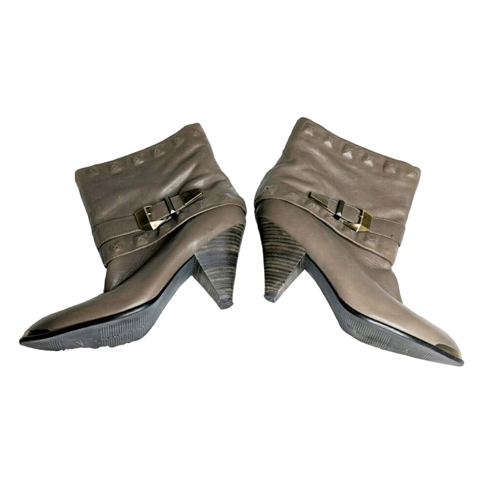 B. Makowsky Liza Heeled Boots - Size 10M - GUC